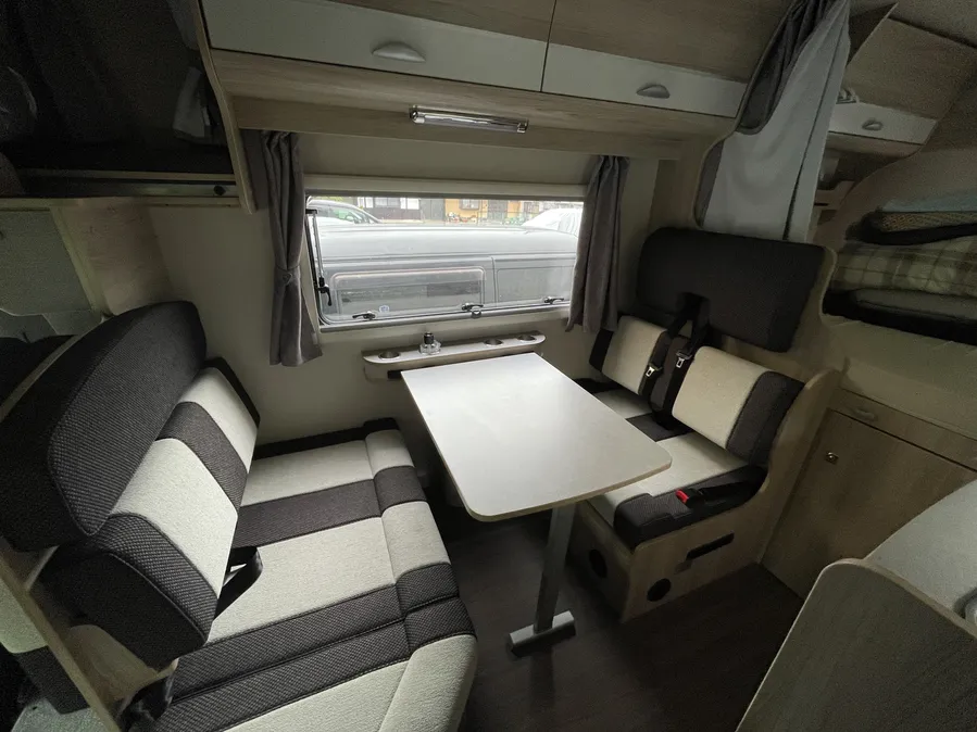 5-seat dinette